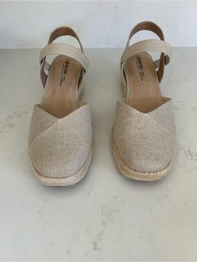 Life Stride Neutral Beige Espadrille Slingback Wedges